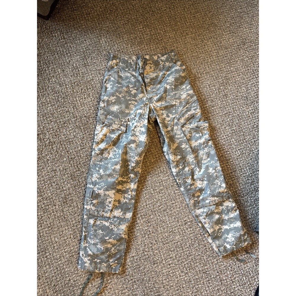 Army Camo Pants  Pre Owned  Small